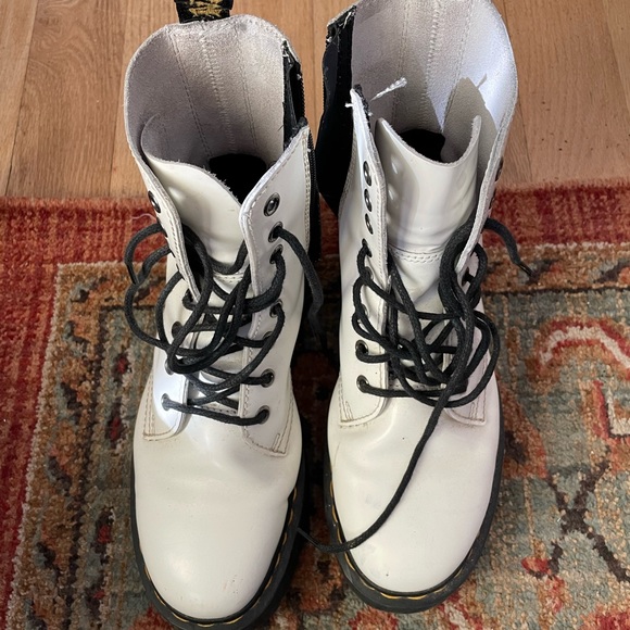 Doc Marten Jadon smooth leather platform white boots size 8 - Picture 3 of 5